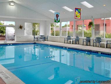 Super 8 Beachfront By Wyndham Mackinaw City, Mi Facilités photo